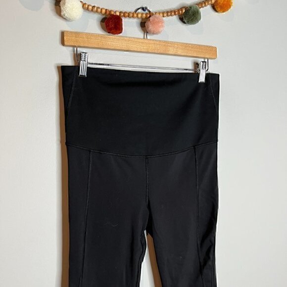 GapFit Maternity Sculpt Compression athletic leggings - Picture 2 of 5